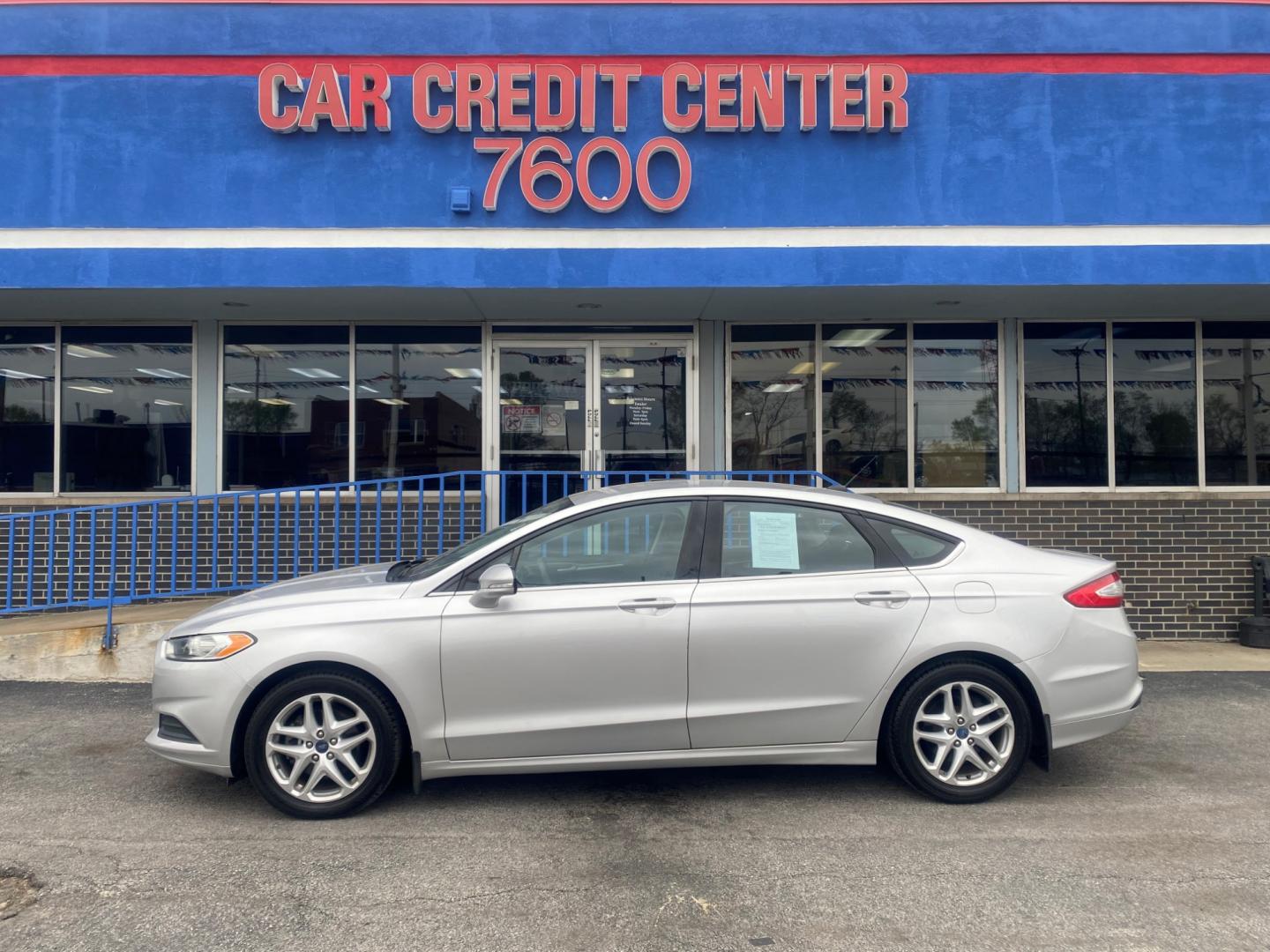 2013 SIVLER Ford Fusion SE (3FA6P0H79DR) with an 2.5L L4 DOHC 16V engine, located at 7600 S Western Ave., Chicago, IL, 60620, (773) 918-3980, 0.000000, 0.000000 - Photo#0